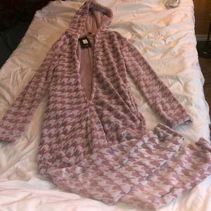 Fashion Nova Zip up Onesie size Large